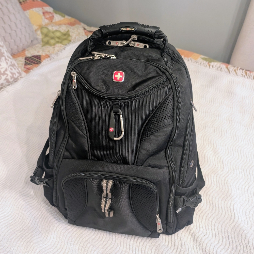 SwissGear The 1900 Scan Smart Laptop Black Backpack for Men New Without Tags